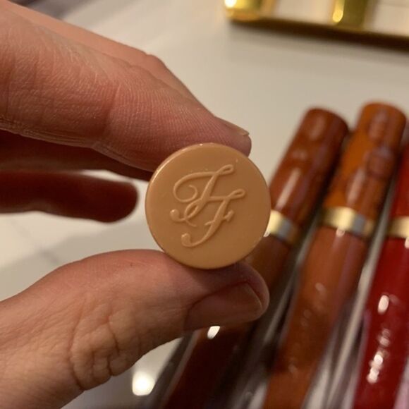 TOO FACED THE SWEET SMELL OF CHRISTMAS TREATS LIQUIFIED LIPSTICK SET - Picture 6 of 9